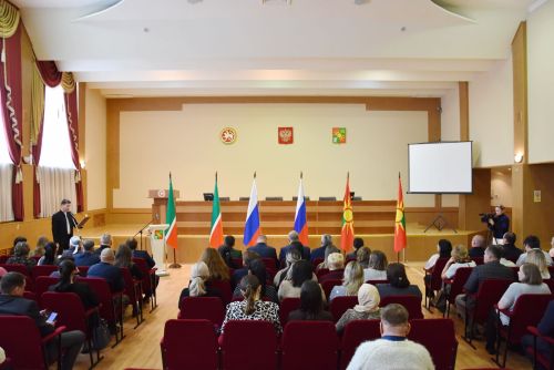 В Заинске вручили награды участникам СВО посмертно