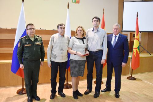 В Заинске вручили награды участникам СВО посмертно