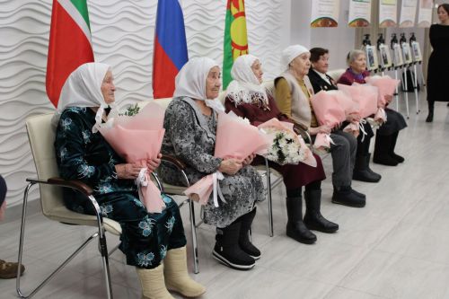 В Заинском районе шесть тружениц тыла получили юбилейные медали к 80-летию Победы
