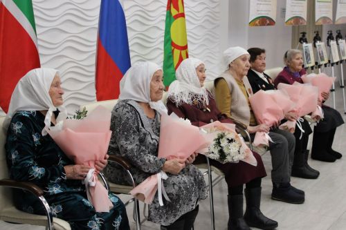 В Заинском районе шесть тружениц тыла получили юбилейные медали к 80-летию Победы