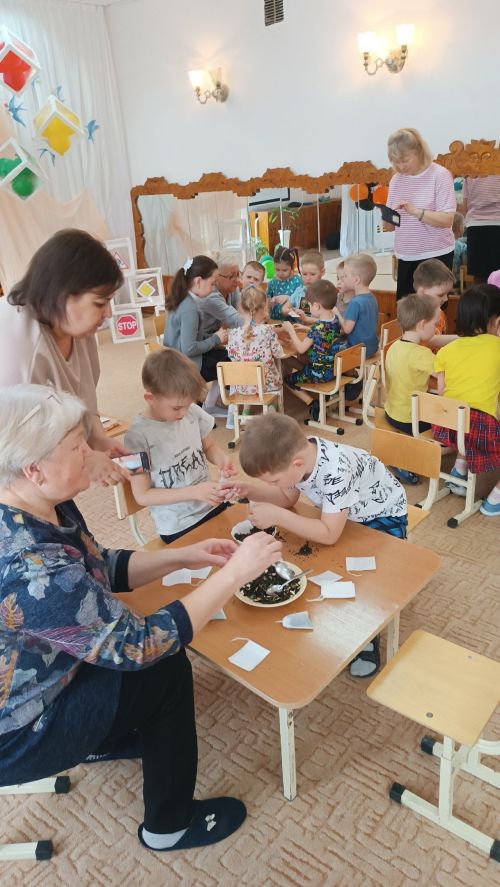 Волонтеры пришли в гости к малышам в Заинске