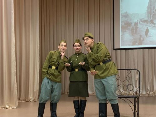 Во Всемирный день театра в Заинске показали патриотический спектакль