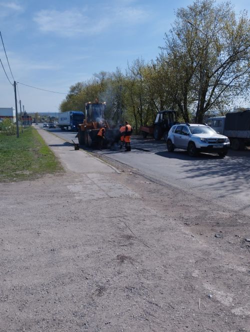 В Заинске продолжается ямочный ремонт