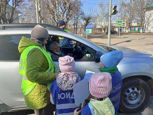 «Ребенок – главный пассажир»: Малыши напомнили водителям о безопасности