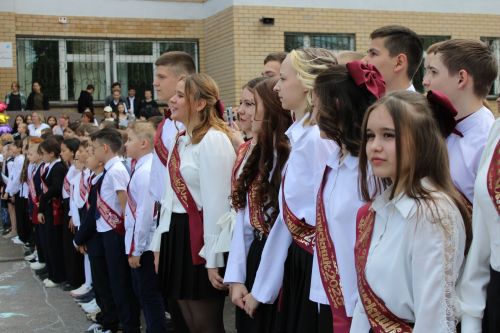 Для выпускников школ Заинского района прозвенел последний звонок