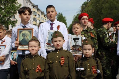 В преддверии 80-летия Великой Победы 80 заинских школьников вступили в ряды «Юнармии»