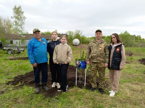 «Сад памяти» в честь героев СВО появился в селе Светлое Озеро