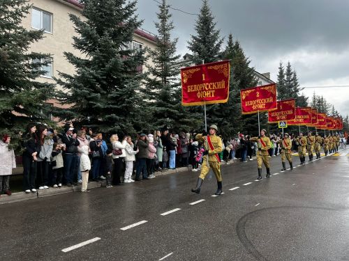 В Заинске празднование 80-летия Великой Победы началось с красочного парада