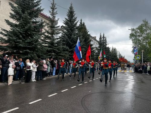 В Заинске празднование 80-летия Великой Победы началось с красочного парада