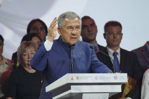 Рустама Минниханова попросили участвовать в предстоящих выборах