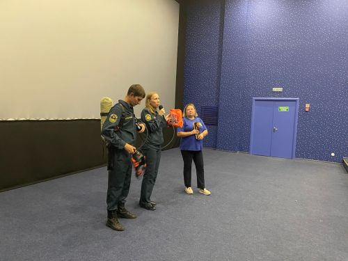 В кинотеатре Заинска прошла лекция о пожарной безопасности для школьников