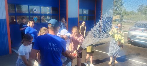 Заинские ребята познакомились с профессией пожарного-спасателя