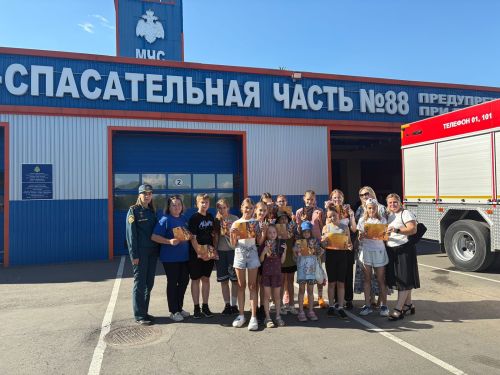 Заинские ребята познакомились с профессией пожарного-спасателя