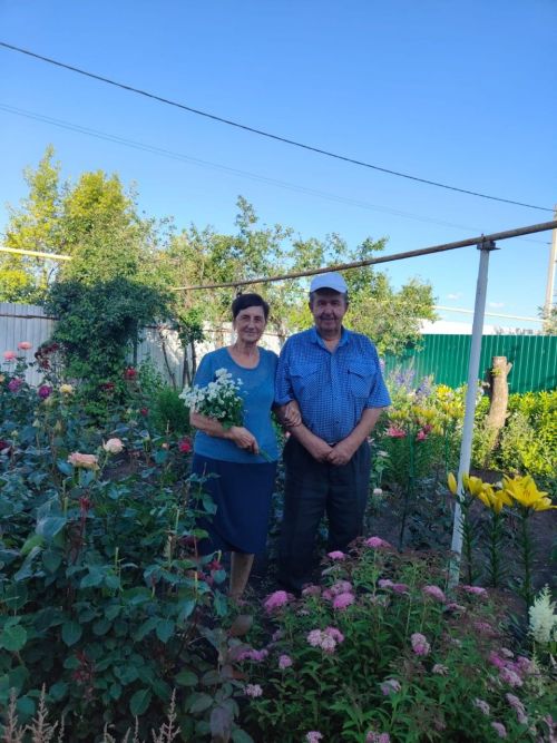 «Ромашки для любимых»: в Заинске поздравили семьи ко Дню верности