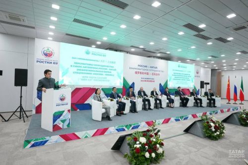Казань принимает турниры по настольному теннису для детей и взрослых в рамках форума Россия-Китай
