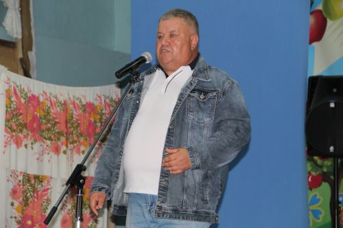 Яблочный Спас в Александровской Слободе: крестный ход, яблочные пироги и русские традиции под аккомпанемент дождя