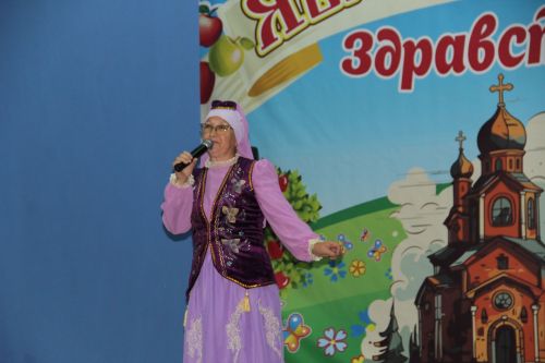Яблочный Спас в Александровской Слободе: крестный ход, яблочные пироги и русские традиции под аккомпанемент дождя