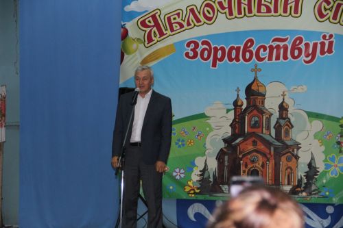 Яблочный Спас в Александровской Слободе: крестный ход, яблочные пироги и русские традиции под аккомпанемент дождя