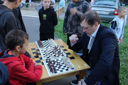Праздник, который объединяет: на улице Жукова отпраздновали День двора