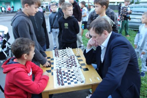 Праздник, который объединяет: на улице Жукова отпраздновали День двора