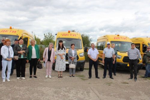 Школьные автобусы Заинска готовы к новому учебному году