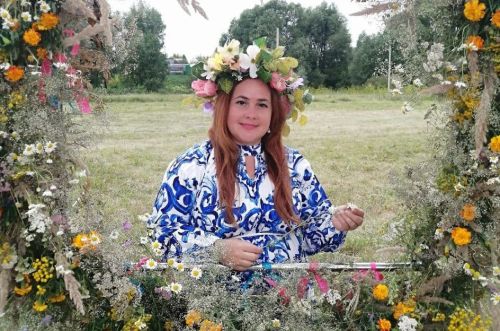 В саду жительницы Заинска Людмилы Мингалеевой растут сотни видов цветов