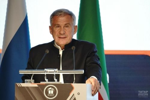 Рустам Минниханов поздравил татарстанцев с Днем Республики