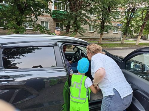 Совместное патрулирование в Заинске: дети и взрослые за безопасность на дорогах