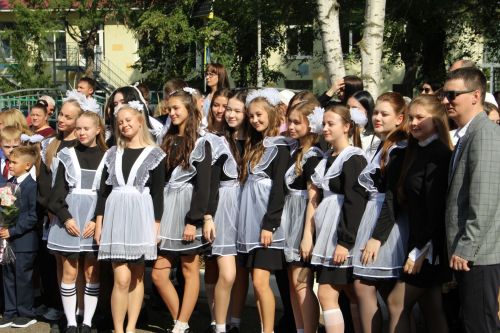 Старт в новый учебный год: в заинской школе № 4 прозвенел первый звонок
