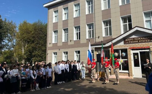 1 сентября в школах Заинского муниципального района состоялись праздничные линейки, посвящённые Дню знаний