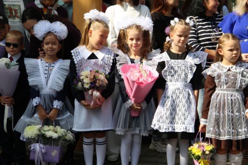 Старт в новый учебный год: в заинской школе № 4 прозвенел первый звонок