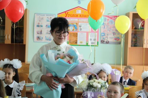 Старт в новый учебный год: в заинской школе № 4 прозвенел первый звонок