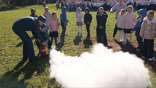 Урок безопасности: в Заинской школе №3 прошла учебная эвакуация