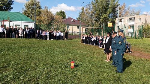 Урок безопасности: в Заинской школе №3 прошла учебная эвакуация