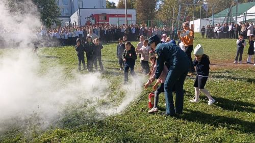 Урок безопасности: в Заинской школе №3 прошла учебная эвакуация