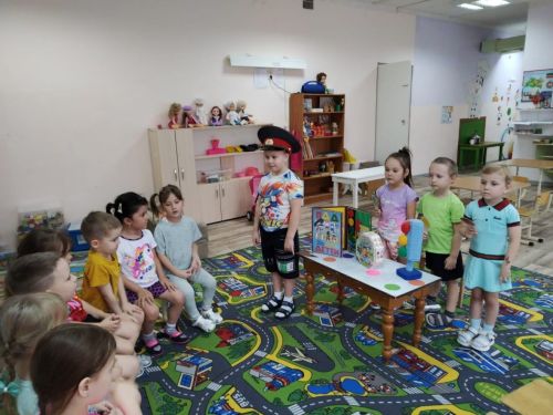 «Азбуку дорожную знать каждому положено!»: День безопасности прошел в детском саду «Колокольчик»