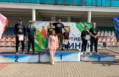 Семейный спортивный праздник: в Заинске определили сильнейших на эстафете «День отца»