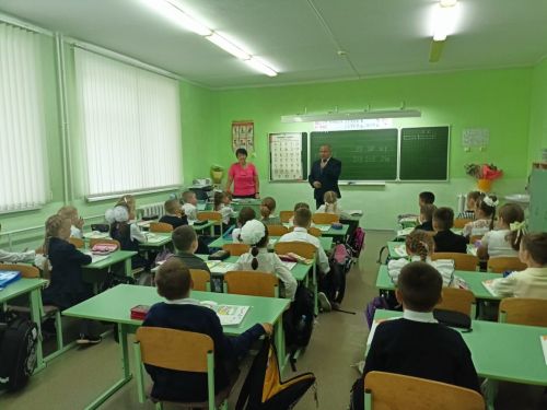 За безопасность на дорогах: В заинских школах проходят «минутки безопасности»
