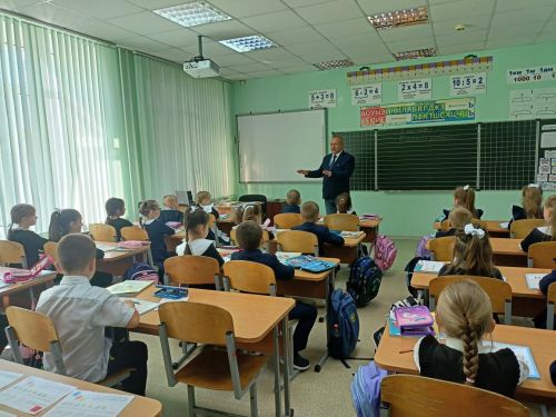 За безопасность на дорогах: В заинских школах проходят «минутки безопасности»