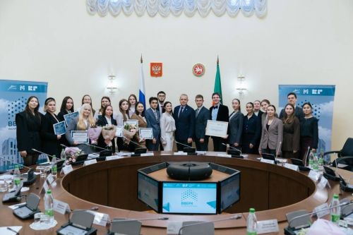 Татарстан запускает карьерный лифт: открыт прием заявок на молодежный конкурс «Вверх!»