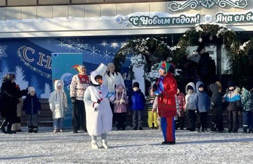 «Ярмарка зимы» в Заинске: педагоги ДК «Энергетик» устроили сказочный праздник