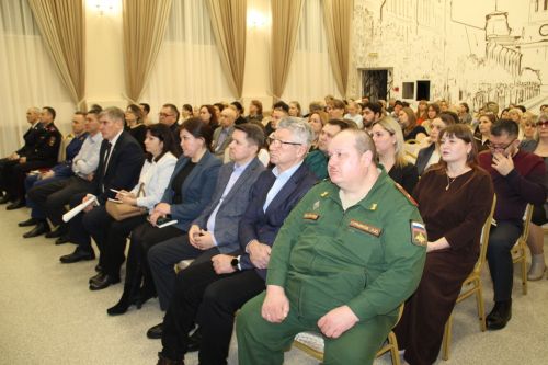 От брошенных авто до чистоты канализаций: какие вопросы подняли на сходе граждан в Заинске