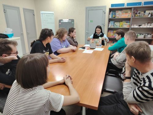 Урок гигиены в центре «Радость»: как развивают бытовые навыки у взрослых