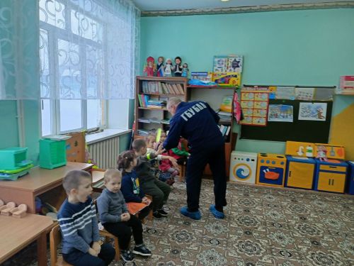 ЮИДовцы села Савалеево Заинского района провели занятие по ПДД в детском саду