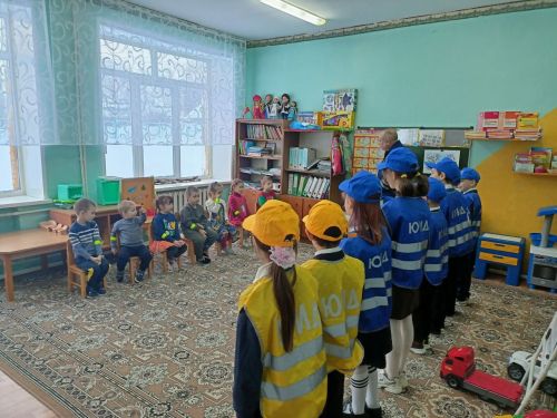 ЮИДовцы села Савалеево Заинского района провели занятие по ПДД в детском саду