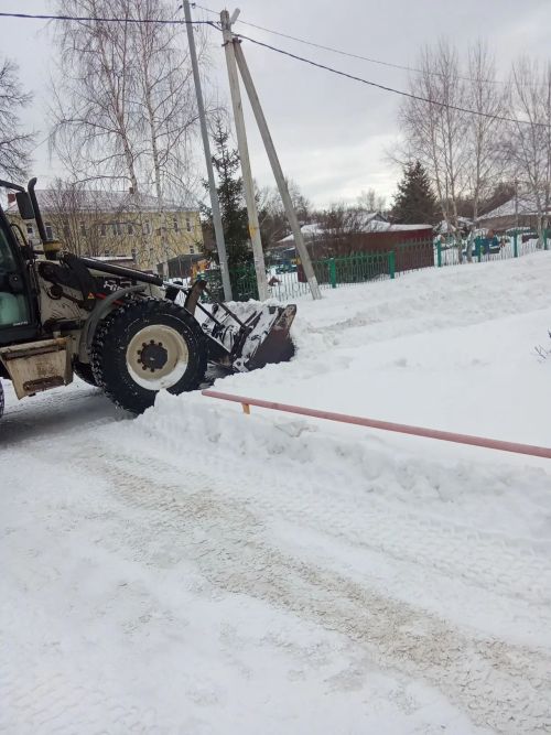 В Заинске продолжается уборка снега: коммунальные службы работают в усиленном режиме
