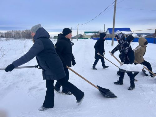 Творить добро легко: как в заинском микрорайоне Мирный объединяются поколения