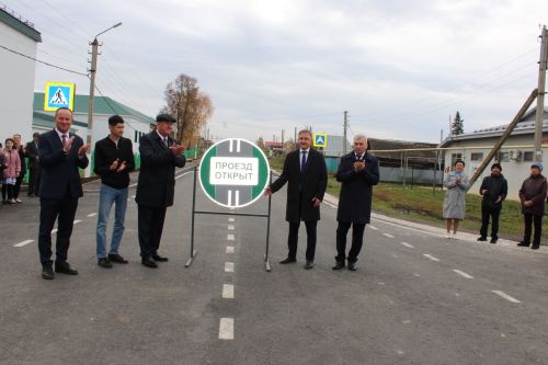 В Заинском районе открыли сразу несколько дорог после капремонта