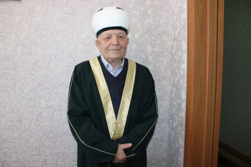 В микрорайоне Мирный  поздравили с 80-летием имама Рустама хазрата Даминова