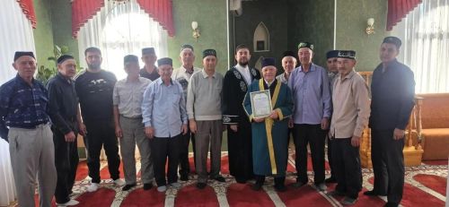 В микрорайоне Мирный  поздравили с 80-летием имама Рустама хазрата Даминова